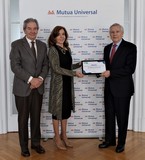 <div class=lightGallery-captions><p>Mutua Universal finalista en los Premios WomenCEO por integrar el liderazgo femenino en su gobierno corporativo</p><p>Mutua Universal ha sido finalista en la 1ª edición de los Premios WomenCEO por su proyecto “Buen Gobierno Corporativo; compromiso con la diversidad, la igualdad y la no discriminación”. La iniciativa promueve el liderazgo femenino dentro de su estrategia de gobernanza. El jurado valoró su compromiso con las buenas prácticas corporativas y la igualdad. Los premios reconocen a organizaciones que integran la diversidad de género en sus órganos de gobierno como parte esencial de una gestión responsable y paritaria.</p><h4>Material cedido por 010 - MUTUA UNIVERSAL</h4><span>10/01/2025</span></div>