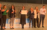 <div class=lightGallery-captions><p>El servicio de Trabajo social sanitario y reinserción sociolaboral de Mutua Universal reconocido en los Premio Supercuidadores</p><p>El servicio de Trabajo Social Sanitario y Reinserción Sociolaboral de Mutua Universal ha recibido el 2º accésit en los Premios Supercuidadores 2024, en la categoría de Empresas e instituciones – Sector asegurador. Este galardón reconoce su labor en el apoyo a personas vulnerables y en la promoción del bienestar familiar a través de acciones de responsabilidad social.</p><h4>Material cedido por 010 - MUTUA UNIVERSAL</h4><span>29/10/2024</span></div>